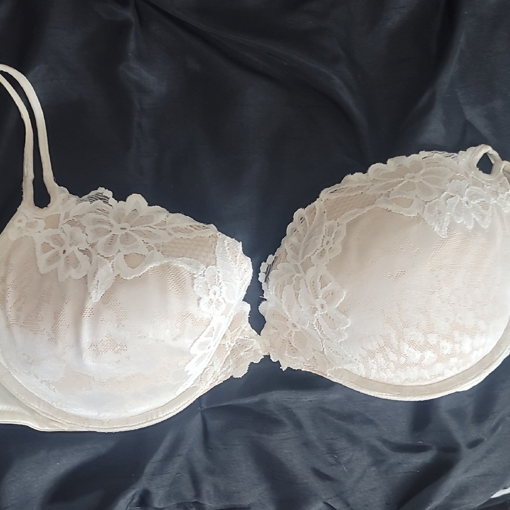 Elegant Cream Lace Bra